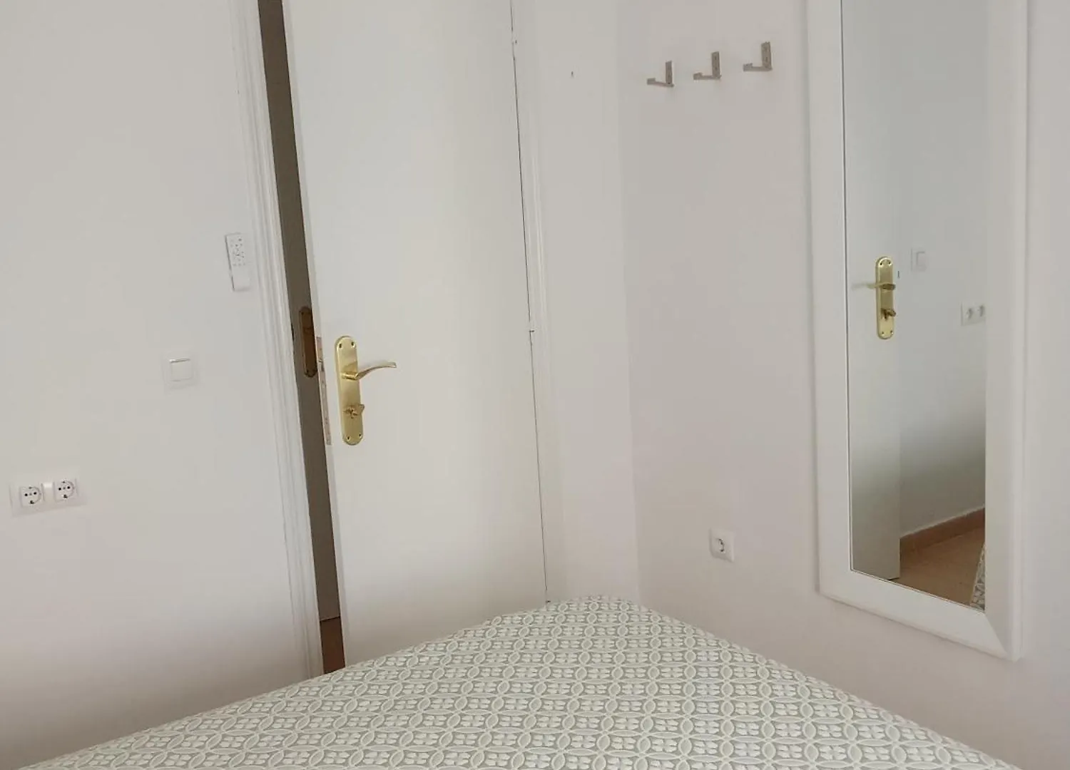 Familia Oliva Acoge En La Macarena Lägenhet Sevilla Rum i privatbostad